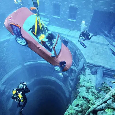 Deep Diving Dubai